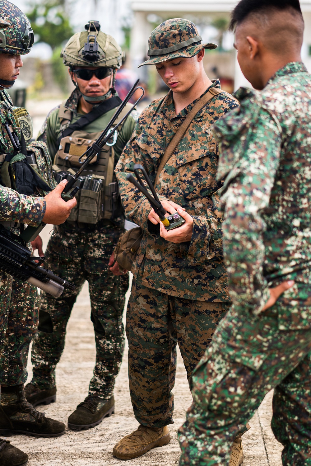 3rd Marine Littoral Regiment, Philippine marines conduct communications familiarization training during KAMANDAG 10