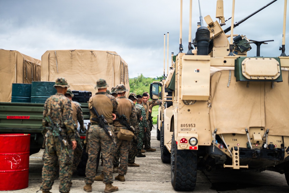 3rd Marine Littoral Regiment, Philippine marines conduct MADIS familiarization training during KAMANDAG 10
