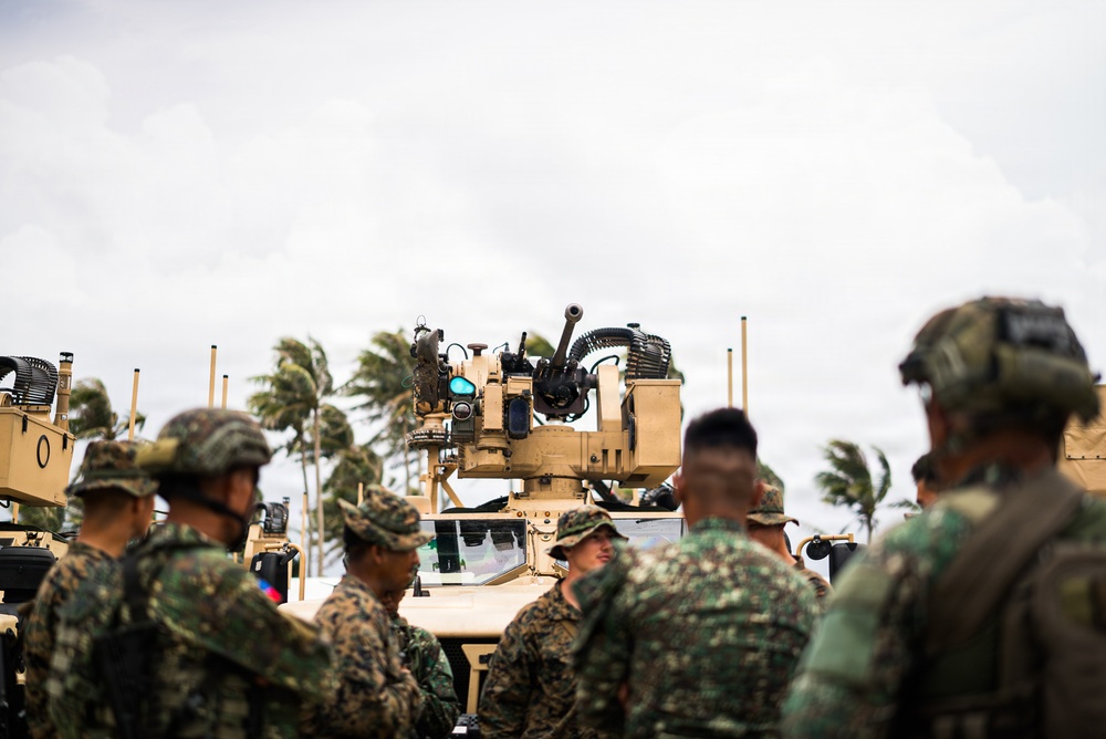 3rd Marine Littoral Regiment, Philippine marines conduct MADIS familiarization training during KAMANDAG 10