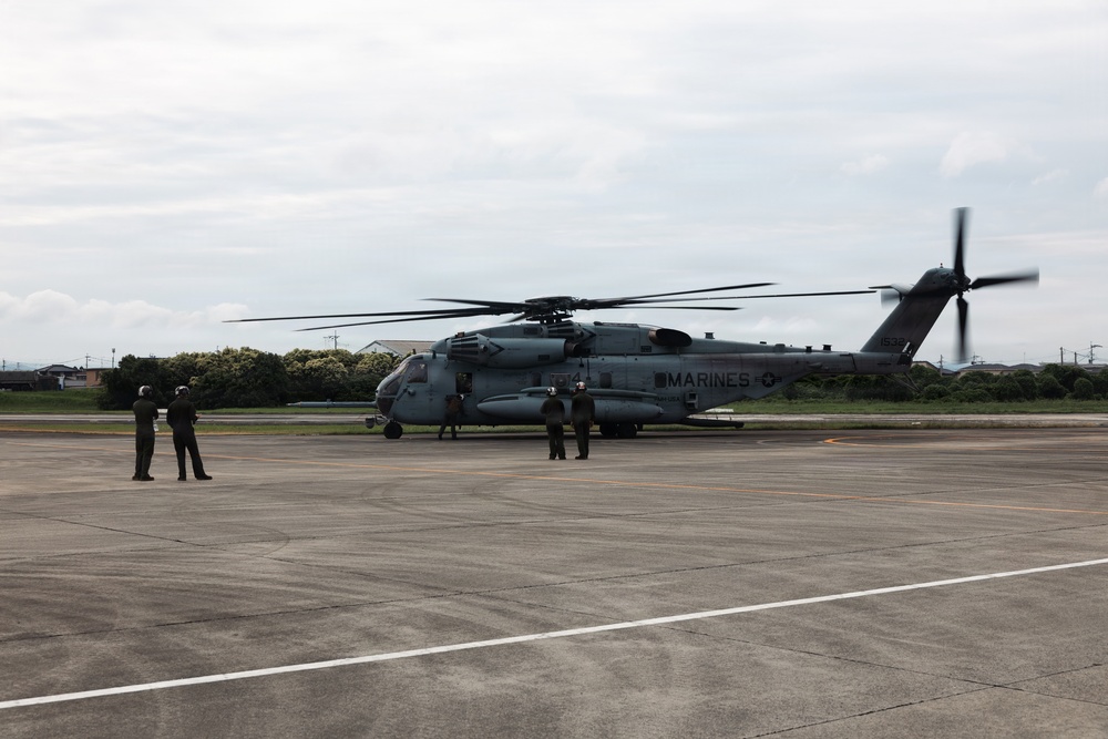 HMH-361 takes off from JGSDF Camp Metabaru