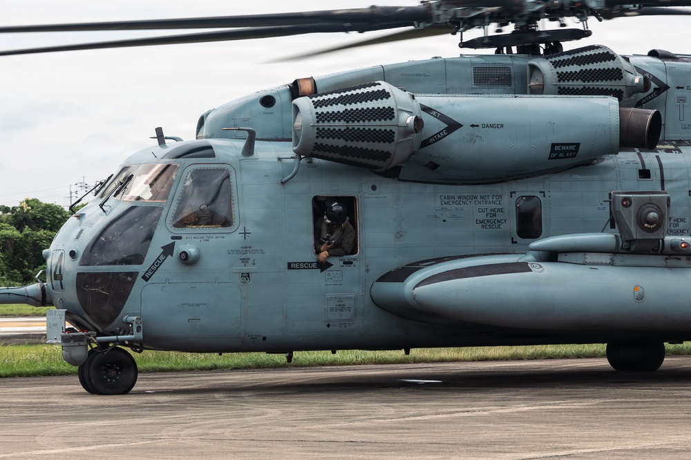 HMH-361 takes off from JGSDF Camp Metabaru