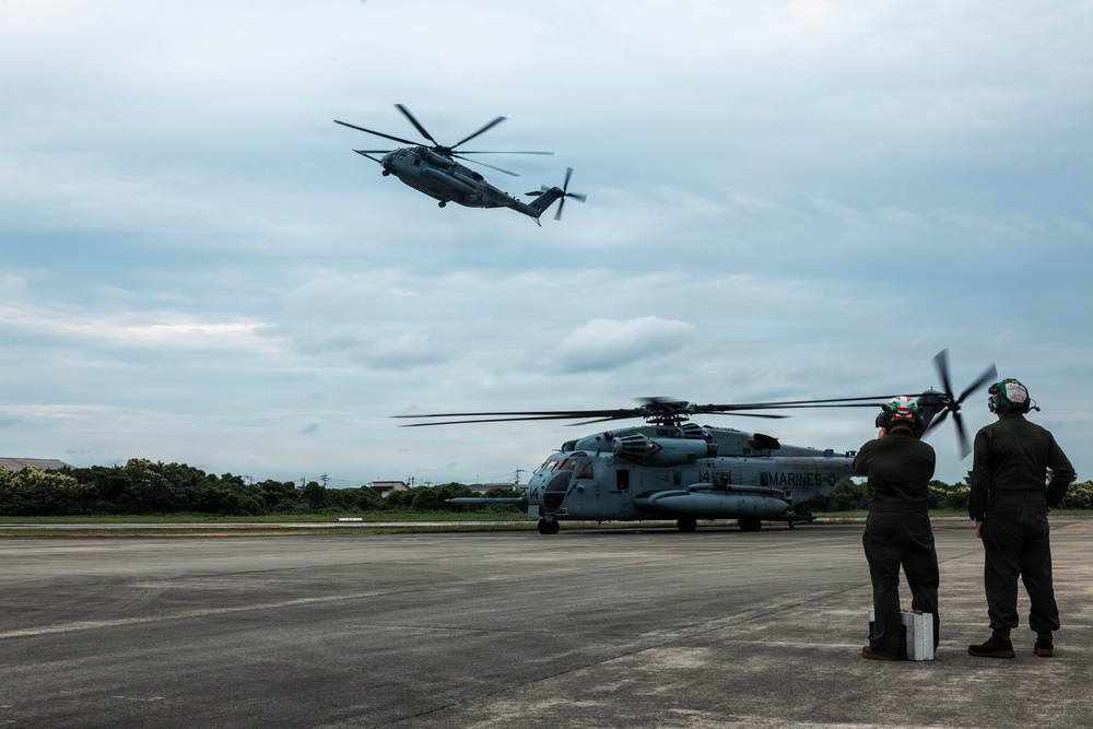 HMH-361 takes off from JGSDF Camp Metabaru
