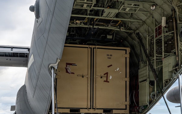 317th AW, 734th AMS conduct combat offload Method C training at Andersen AFB