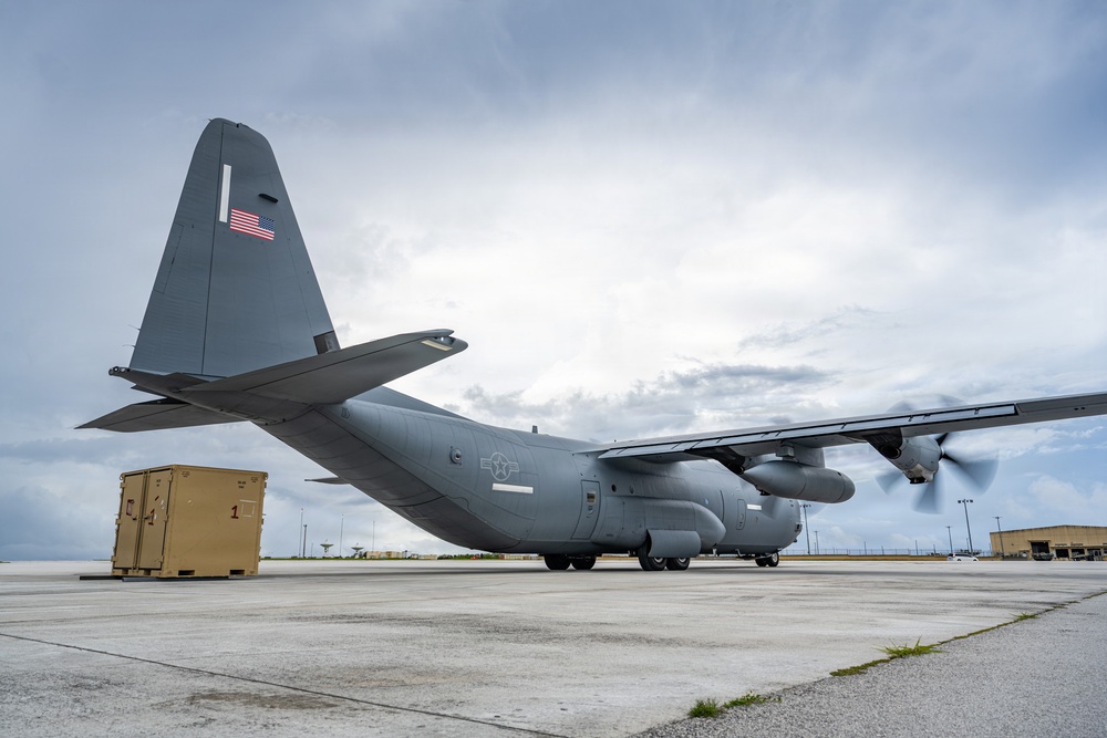 317th AW, 734th AMS conduct combat offload Method C training at Andersen AFB