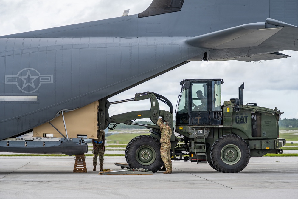 317th AW, 734th AMS conduct combat offload Method C training at Andersen AFB