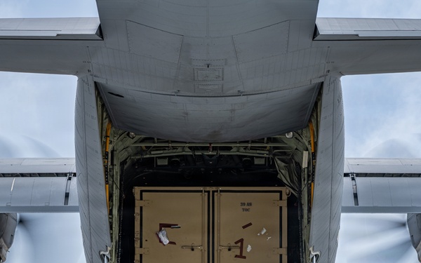 317th AW, 734th AMS conduct combat offload Method C training at Andersen AFB