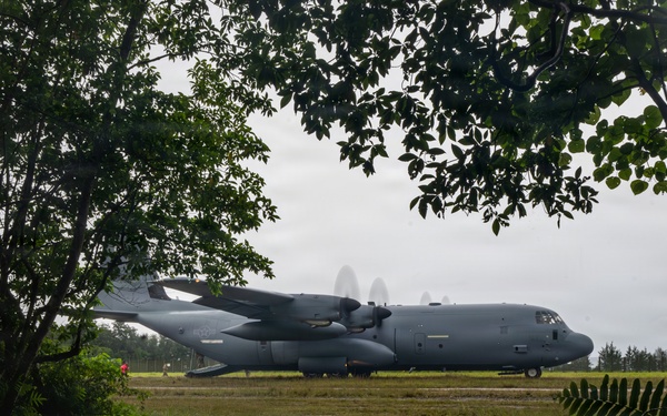 317th AW transports personnel simulating rapid island operations setup