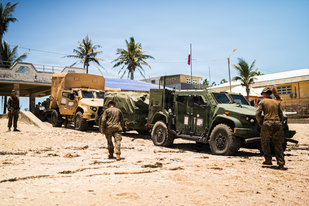 3rd Marine Littoral Regiment loads Philippine surface connectors after maritime key terrain security operations during KAMANDAG 10