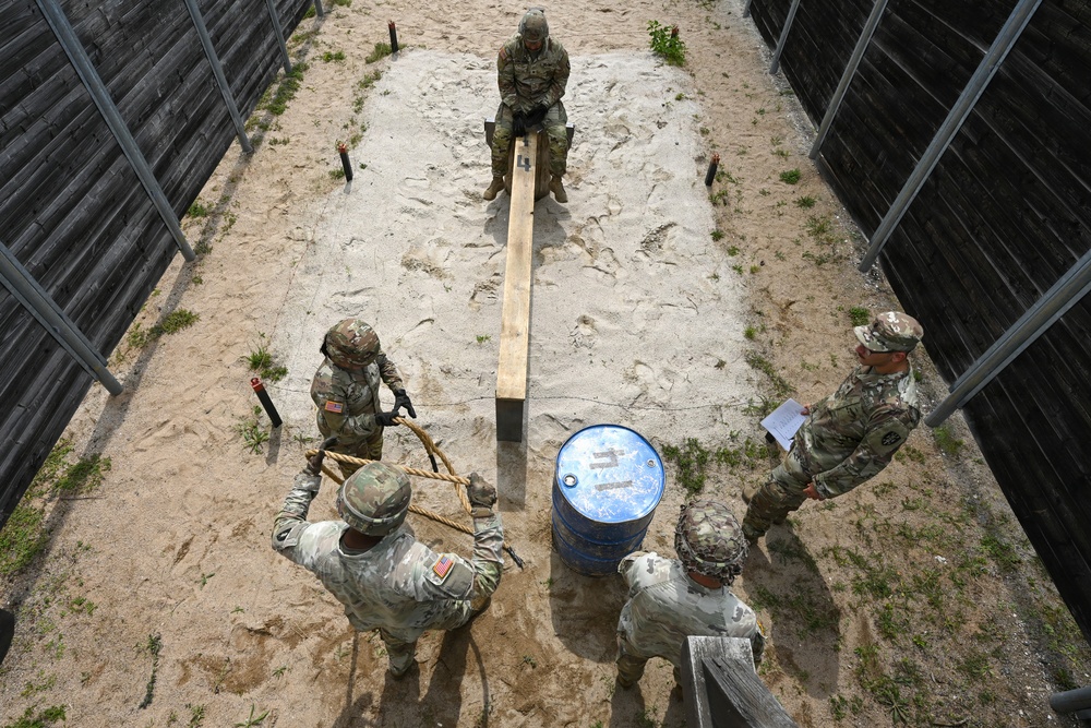 809th MRBC teamwork at Leaders Reaction Course