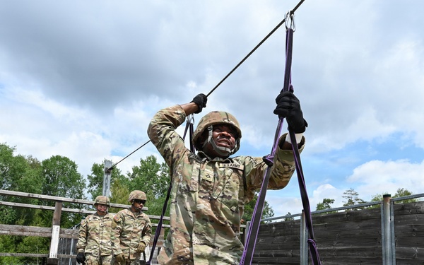 809th MRBC teamwork at Leaders Reaction Course