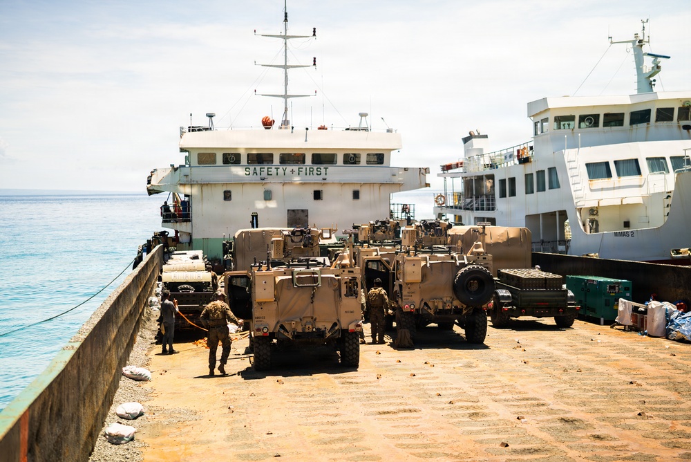 3rd Marine Littoral Regiment loads Philippine surface connectors after maritime key terrain security operations during KAMANDAG 10