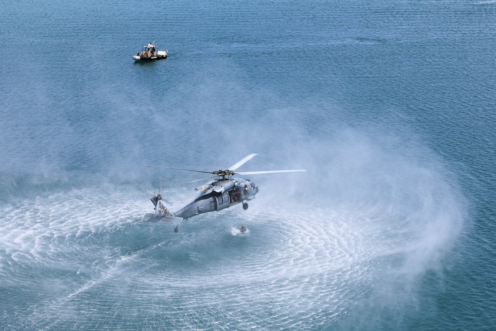 U.S. Navy EOD divers conduct jump training during RIMPAC 26