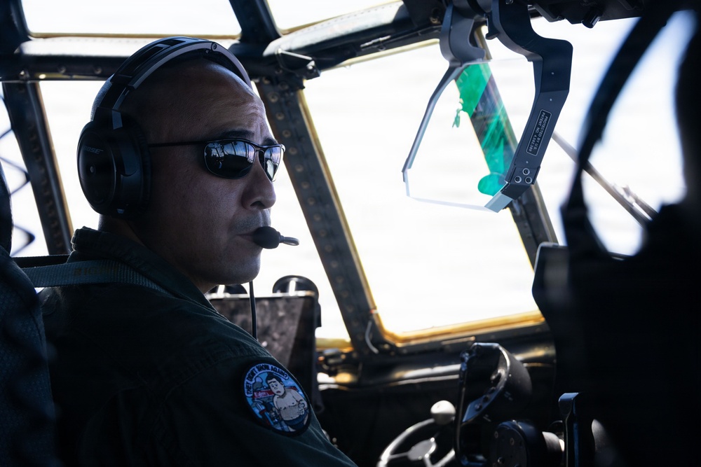 VMGR-152, VMFA-242 refuel aircraft during Valiant Shield
