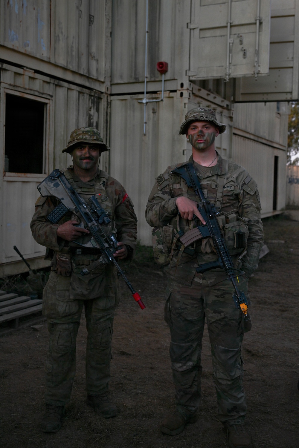 Southern Jackaroo 26: Australian soldier and U.S. Army Soldier Pose Together