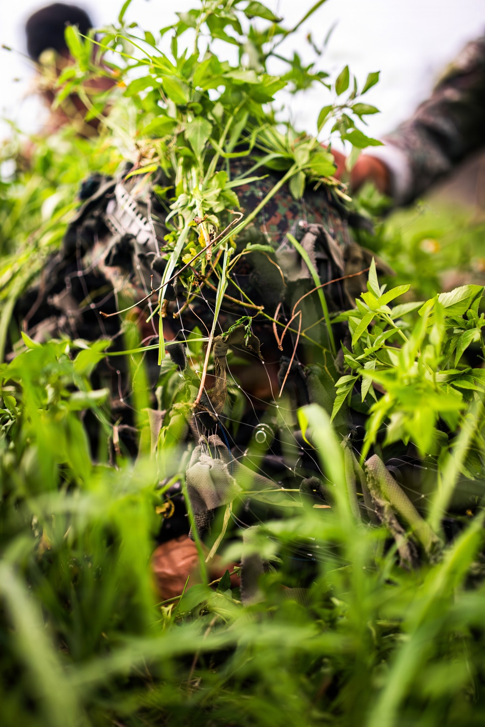 3rd Littoral Combat Team, Philippine marines conduct cover and concealment training during KAMANDAG 10