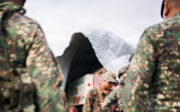 3rd Littoral Combat Team, Philippine marines conduct cover and concealment training during KAMANDAG 10