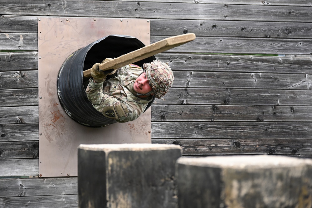 809th MRBC teamwork at Leaders Reaction Course
