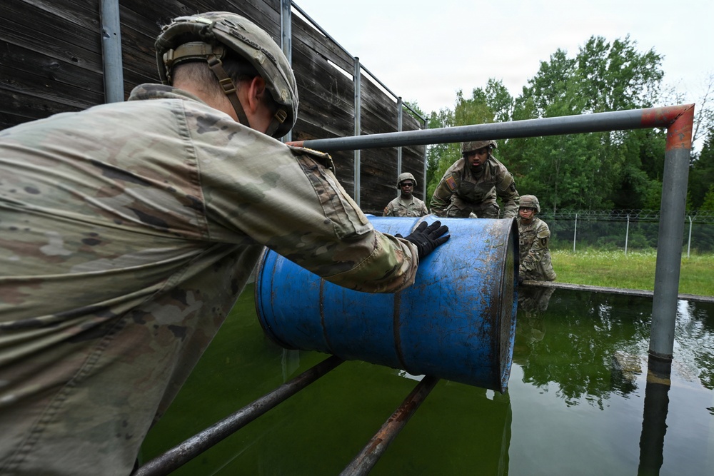 809th MRBC teamwork at Leaders Reaction Course