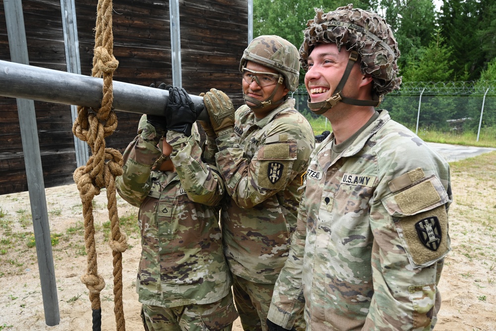 809th MRBC teamwork at Leaders Reaction Course