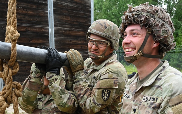 809th MRBC teamwork at Leaders Reaction Course
