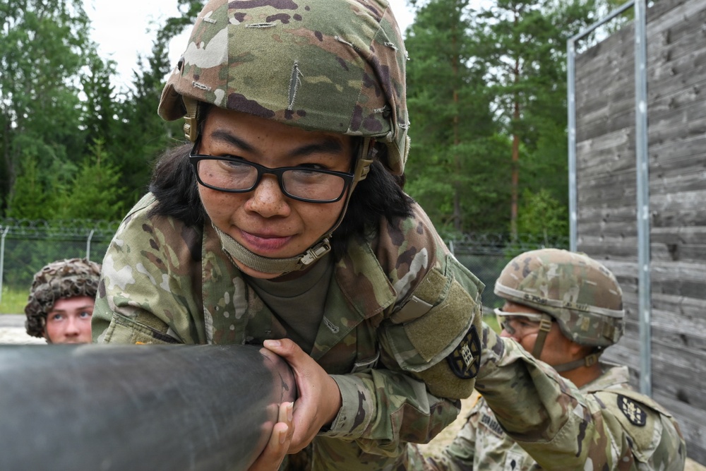 809th MRBC teamwork at Leaders Reaction Course
