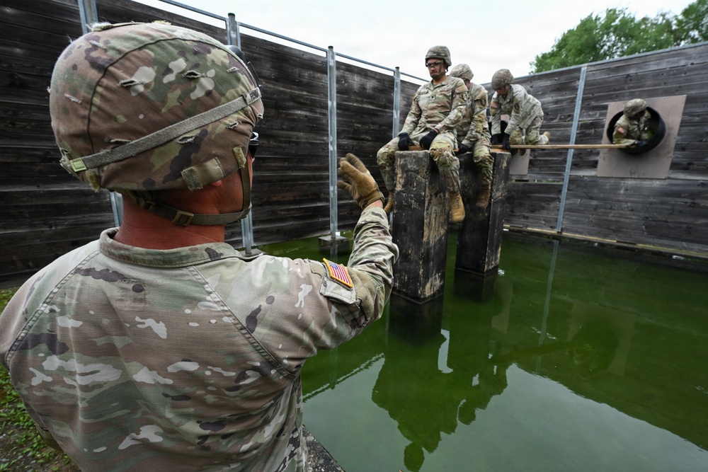 809th MRBC teamwork at Leaders Reaction Course