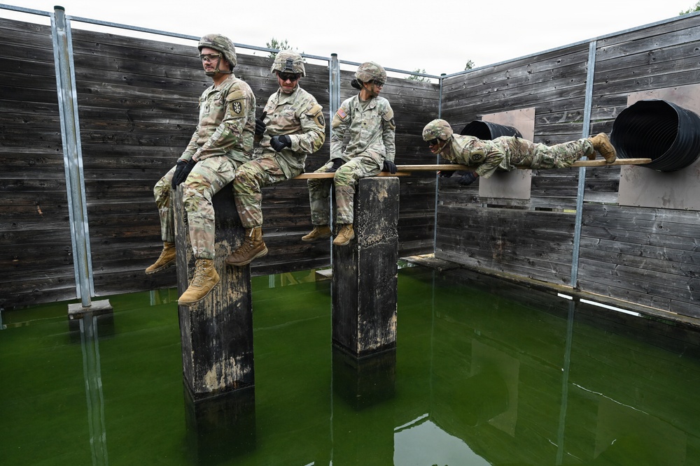 809th MRBC teamwork at Leaders Reaction Course