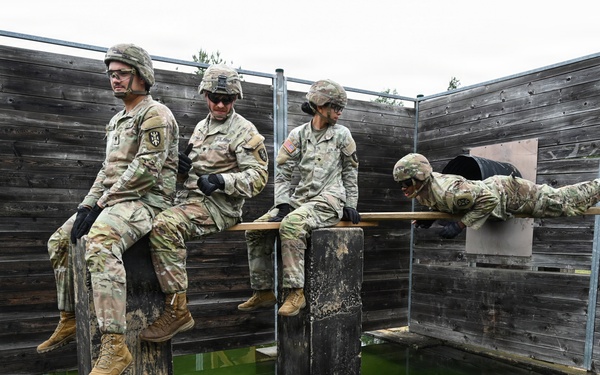809th MRBC teamwork at Leaders Reaction Course