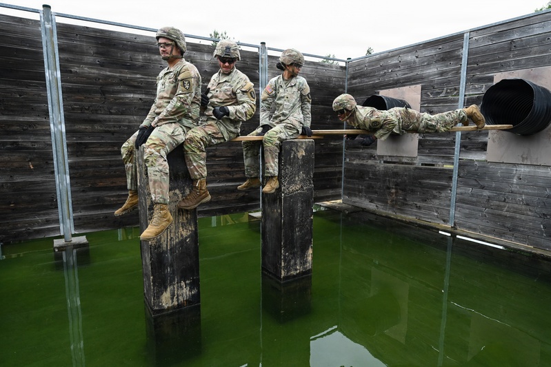 809th MRBC teamwork at Leaders Reaction Course