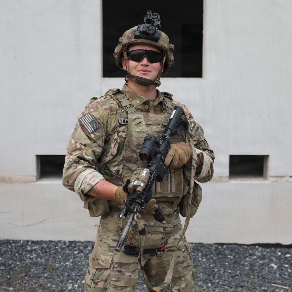 2d Cavalry Regiment Soldiers perform close-quarters battle drills