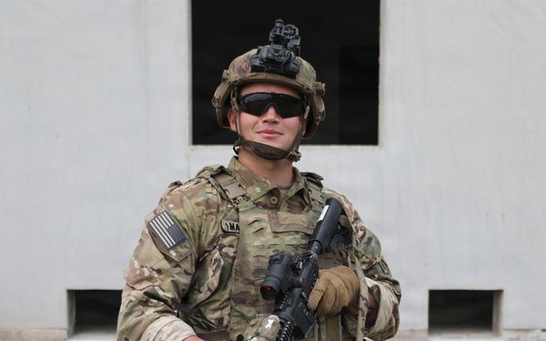 2d Cavalry Regiment Soldiers perform close-quarters battle drills