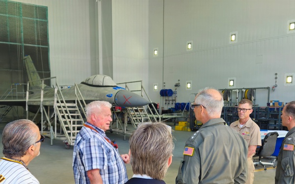 VADM Verissimo (Commander Naval Air Forces) at Fleet Readiness Center Southwest
