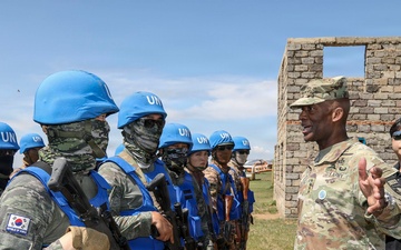 Gen. Brunson Engages with ROK Marines, Reinforces Combined Commitment at Khaan Quest 2026