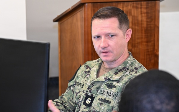 PERS-407 Fleet Engagement visits NH Jacksonville