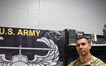 Lone Airman Graduates The Army Air Assault School