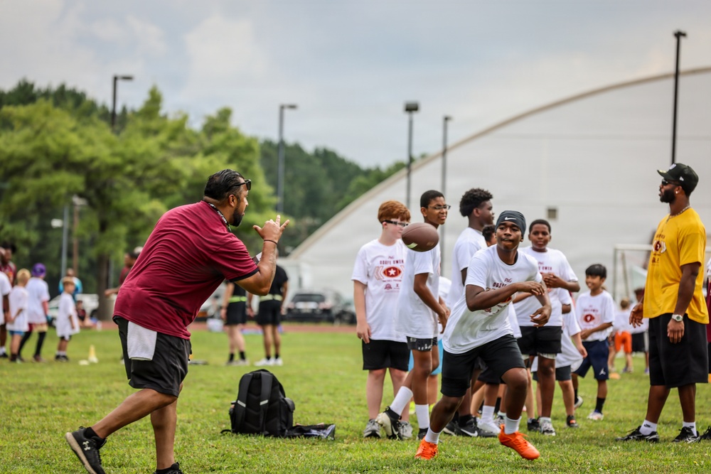 Fort Lee hosts Washington Commanders’ Odafe Oweh ProCamp for military children