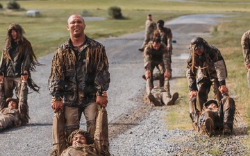 1-112th Infantry recon squads conduct ‘ghillie wash’ training event