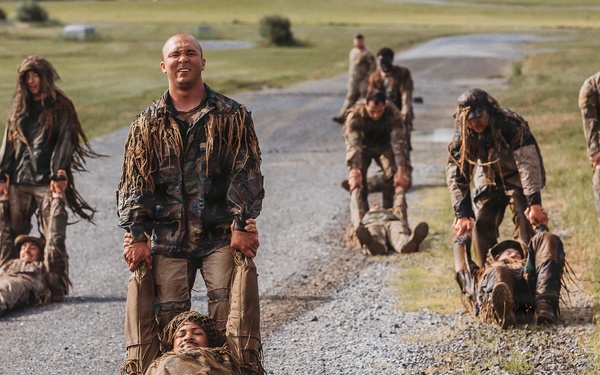 1-112th Infantry Recon squads conduct ‘ghillie wash’ training event
