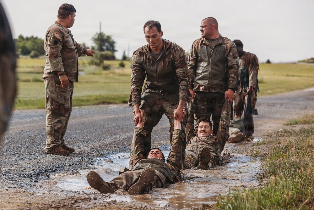 1-112th Infantry Recon squads conduct ‘ghillie wash’ training event