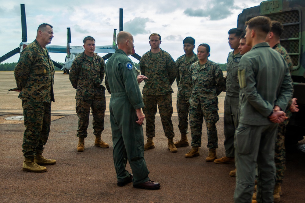 3rd MAW CG Meets with Marine Rotational Force-Darwin Marines