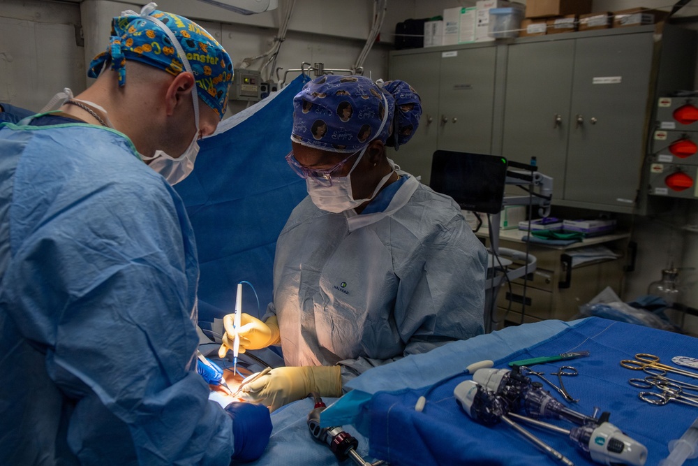 IKE conducts surgery-at-sea