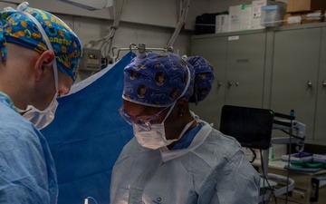 IKE conducts surgery-at-sea