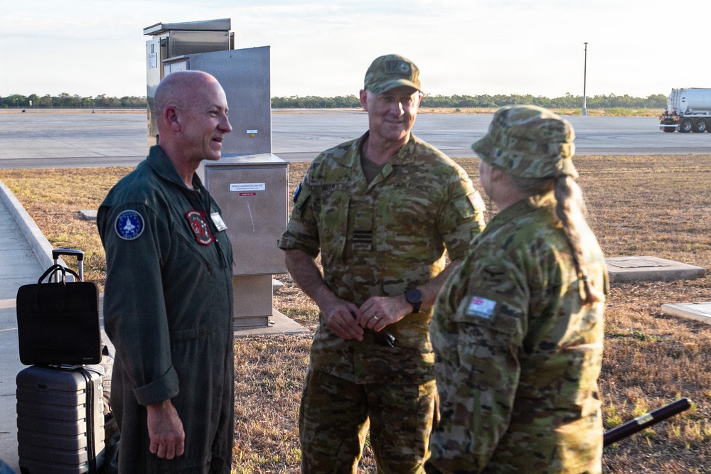 3rd MAW CG Meets with Marine Rotational Force-Darwin Marines