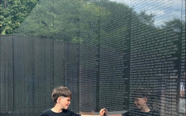 Army Reserve Ambassador presents Purple Heart to Vietnam War veteran