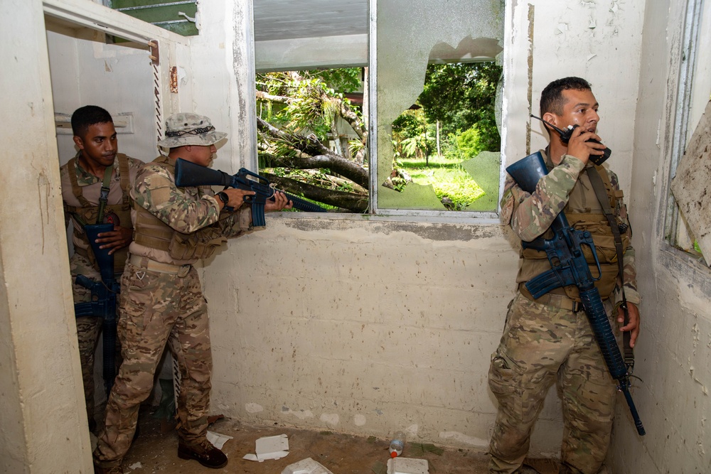 10th Marine Regiment conducts PEX with Panamanian partners