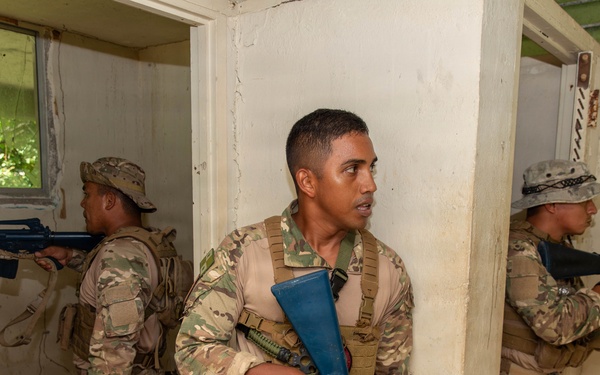 10th Marine Regiment conducts PEX with Panamanian partners