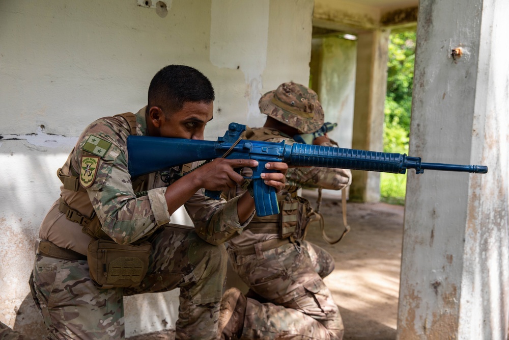 10th Marine Regiment conducts PEX with Panamanian partners