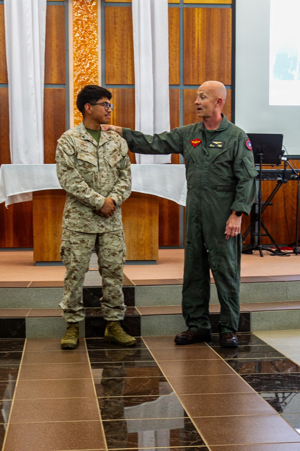 3rd MAW CG Recognizes VMFA-214 Marines aboard RAAF Base Tindal