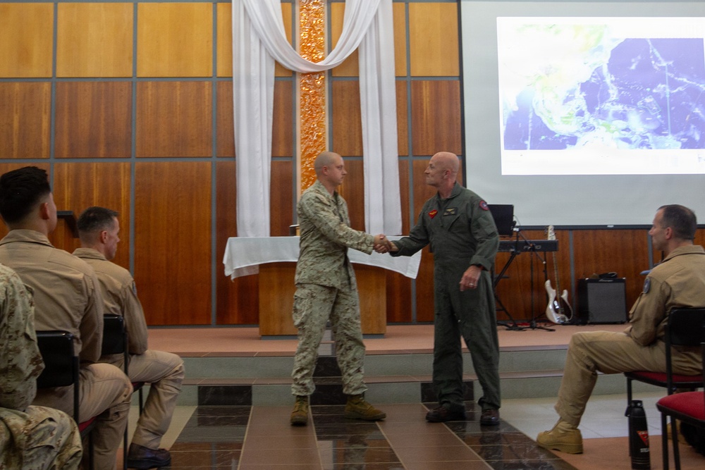 3rd MAW CG Recognizes VMFA-214 Marines aboard RAAF Base Tindal