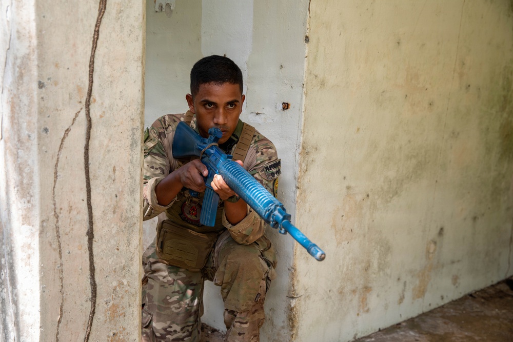10th Marine Regiment conducts PEX with Panamanian partners